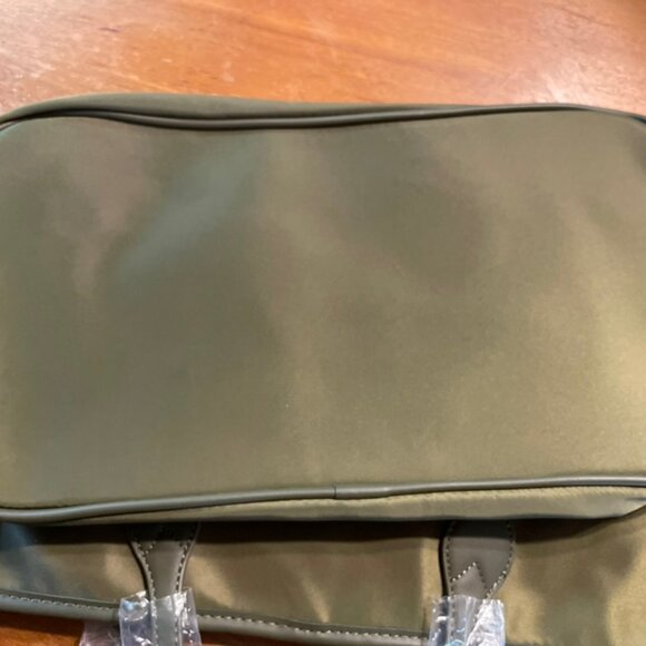Threaded Pear Tote or Handbag  Carry On Olive Green New Without Tags Length:11" - Picture 3 of 13